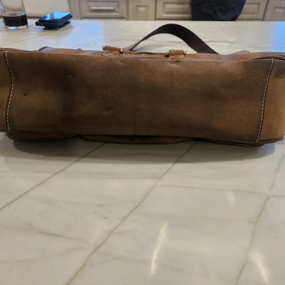 Men's Vintage Genuine Leather Briefcase, a high-capacity laptop and travel bag